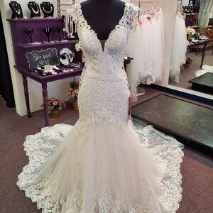 Mori Lee 5815 Size 6 Ivory/Blush Fit & Flare Lace Bridal/Wedding Dress